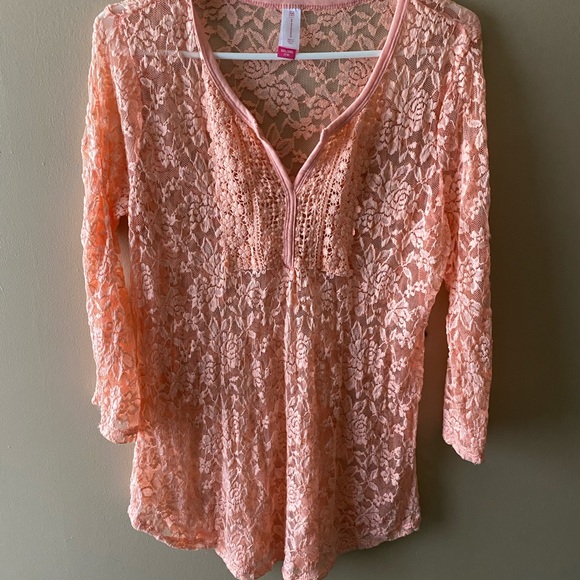 No boundaries lace blouse - Picture 2 of 2